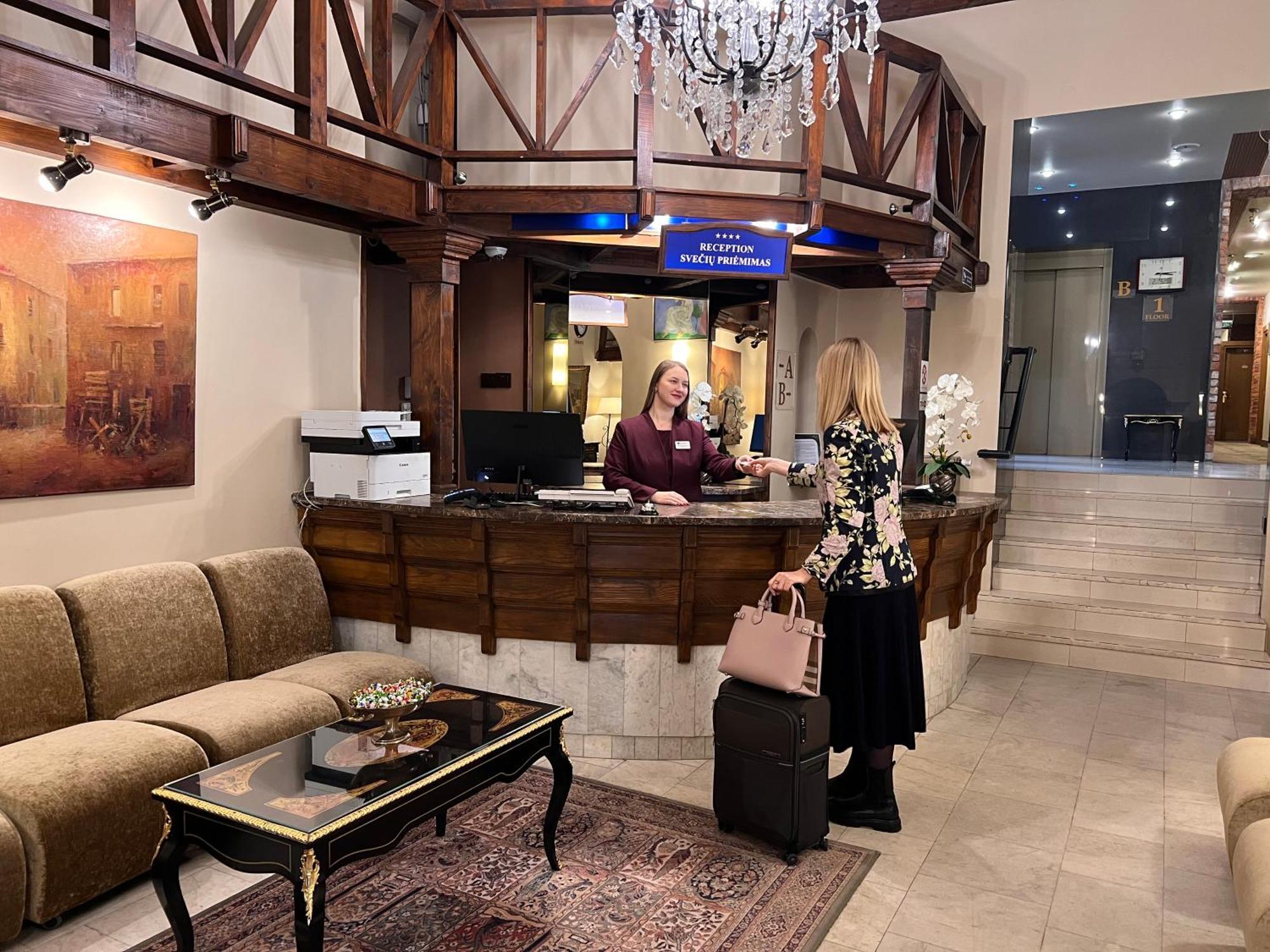 Best Western Santakos Hotel Каунас Экстерьер фото