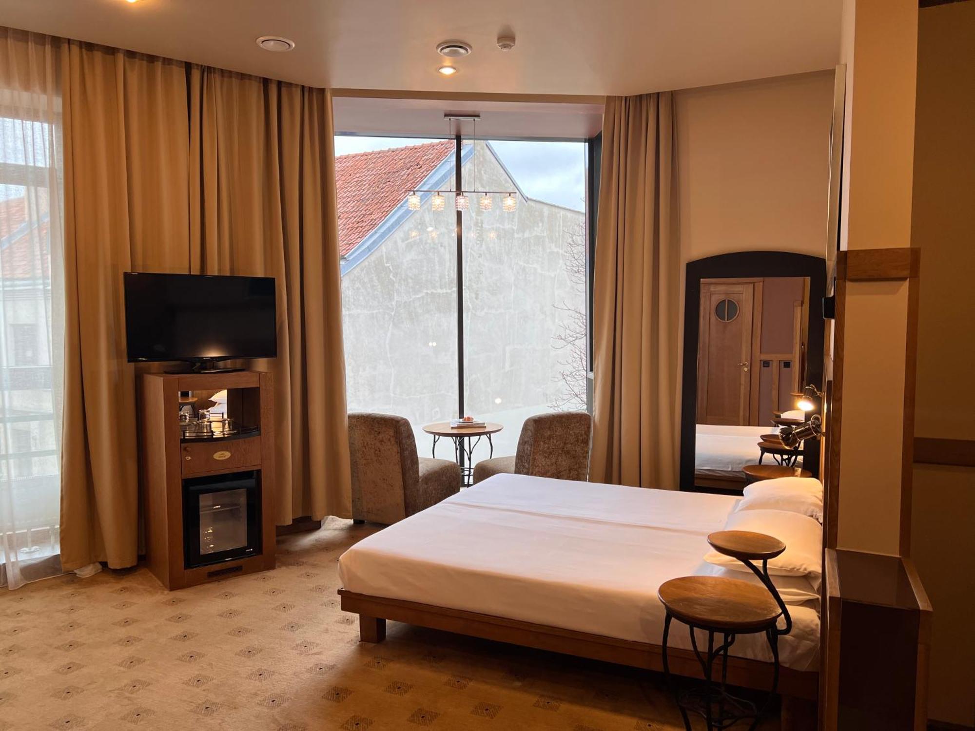 Best Western Santakos Hotel Каунас Экстерьер фото