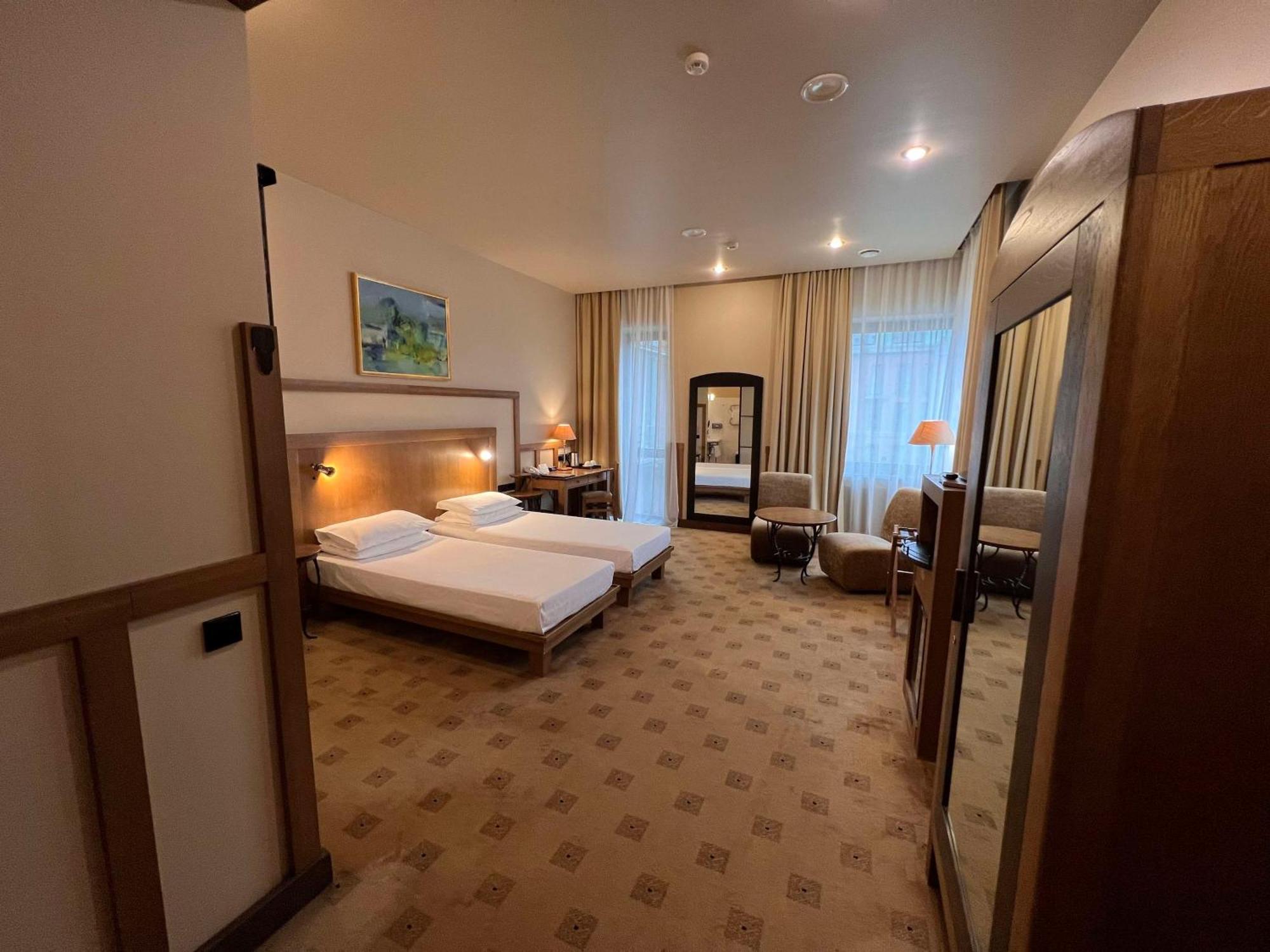 Best Western Santakos Hotel Каунас Экстерьер фото