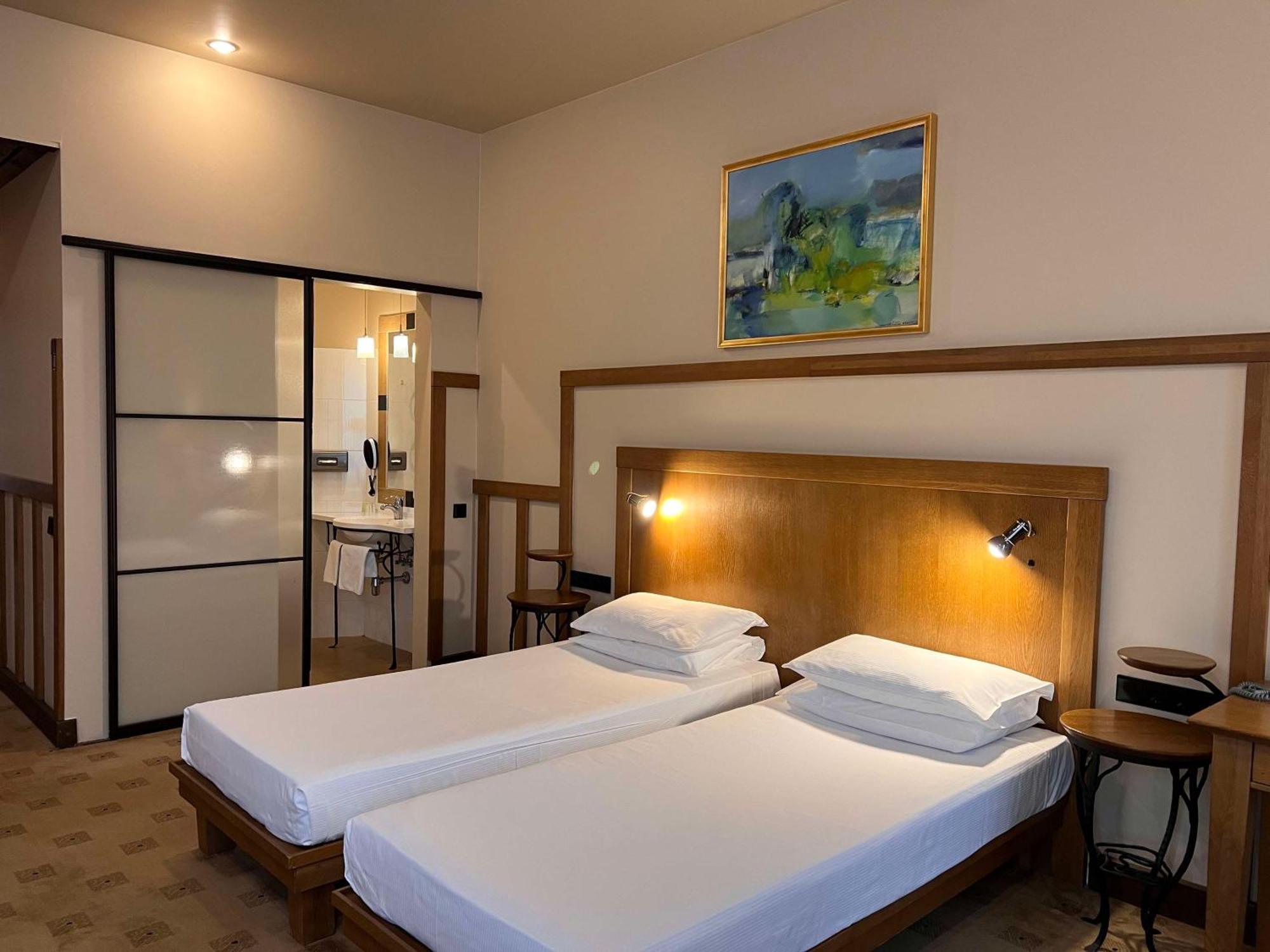 Best Western Santakos Hotel Каунас Экстерьер фото
